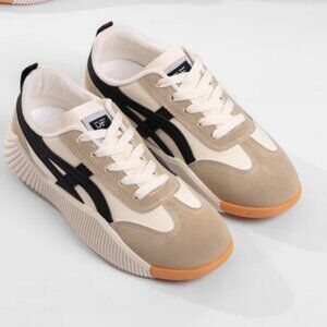 Ultra Comfortabe Vintage Style DeFlorance Sneakers - New - Never Worn